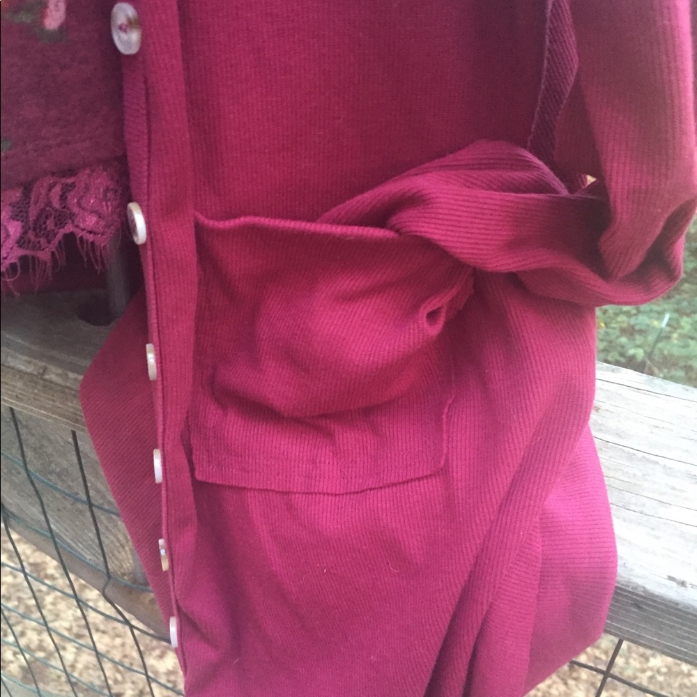 Suvimuga long sleeve button front lounging burgandy jacket - Picture 5 of 5